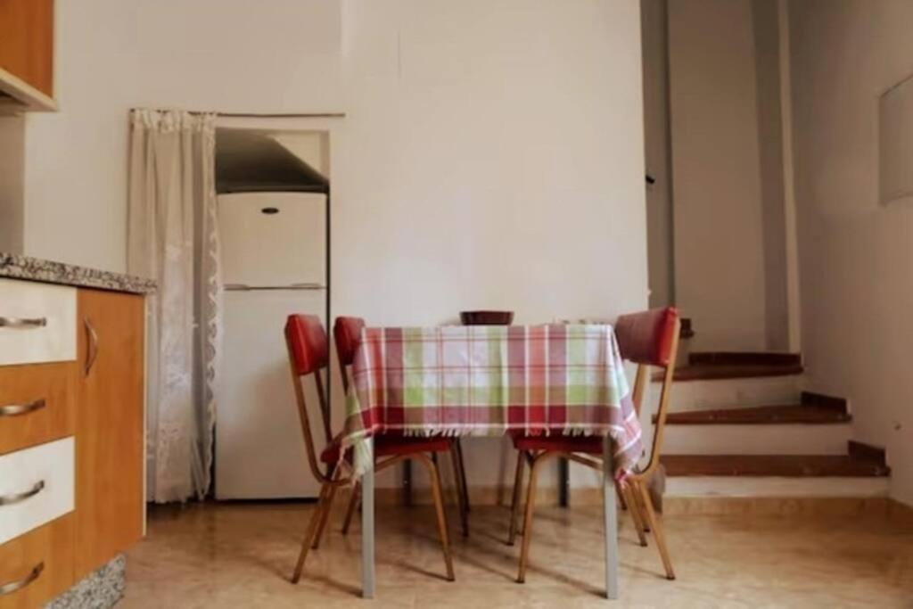 فيلا Lanjarónفي Casa Rubi Townhouse المظهر الخارجي الصورة